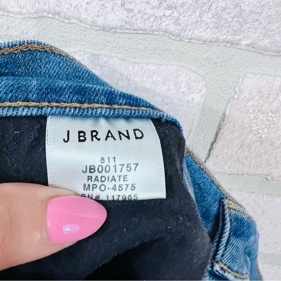 J Brand 811 Skinny Jeans in Radiate Wash with Raw Hem Size 30 - Picture 10 of 12